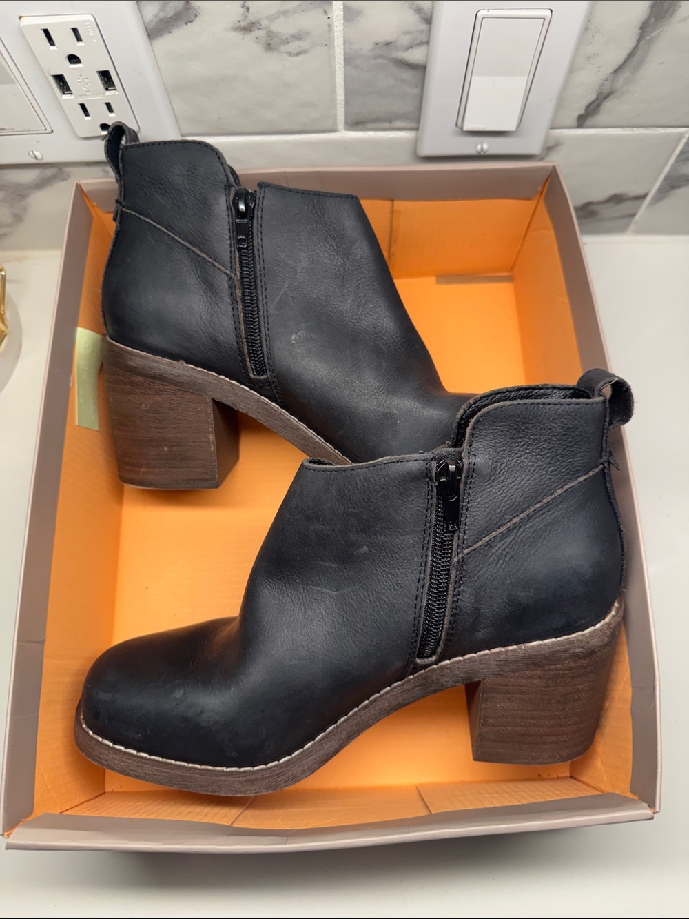 Crown Vintage Black Leather Ankle Booties with Block Heel - Picture 6 of 8